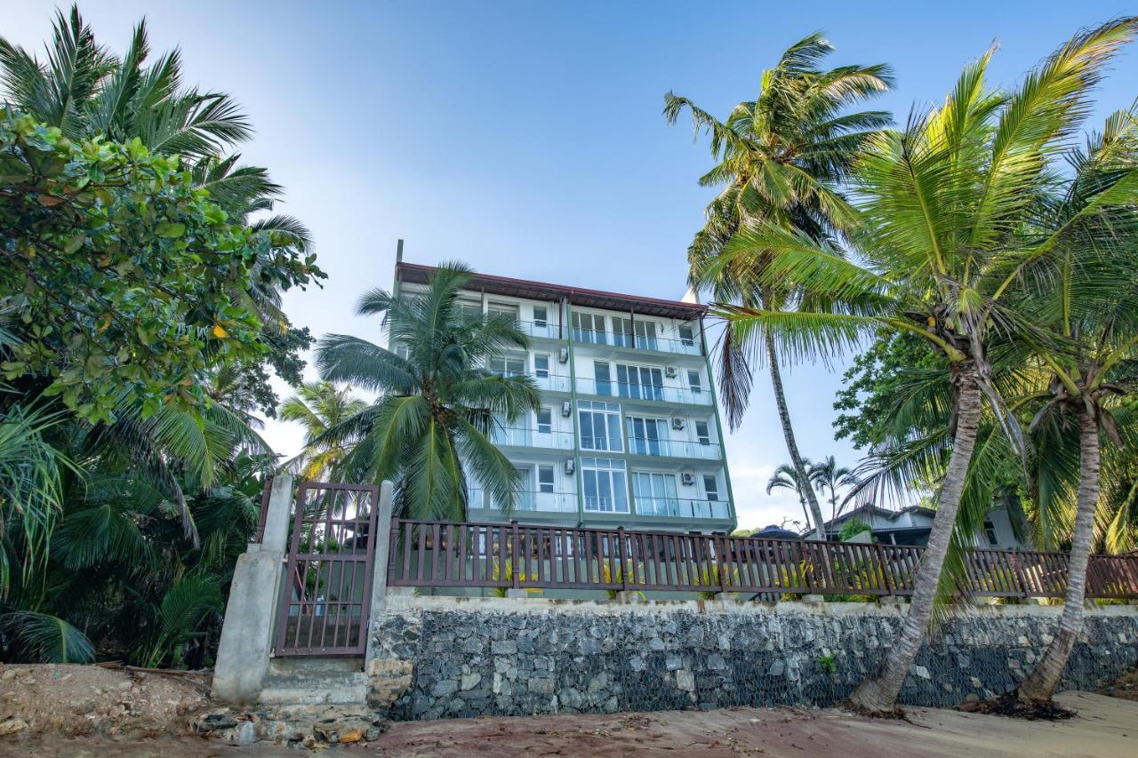 Grand Samudra Hotel Тангалла Экстерьер фото