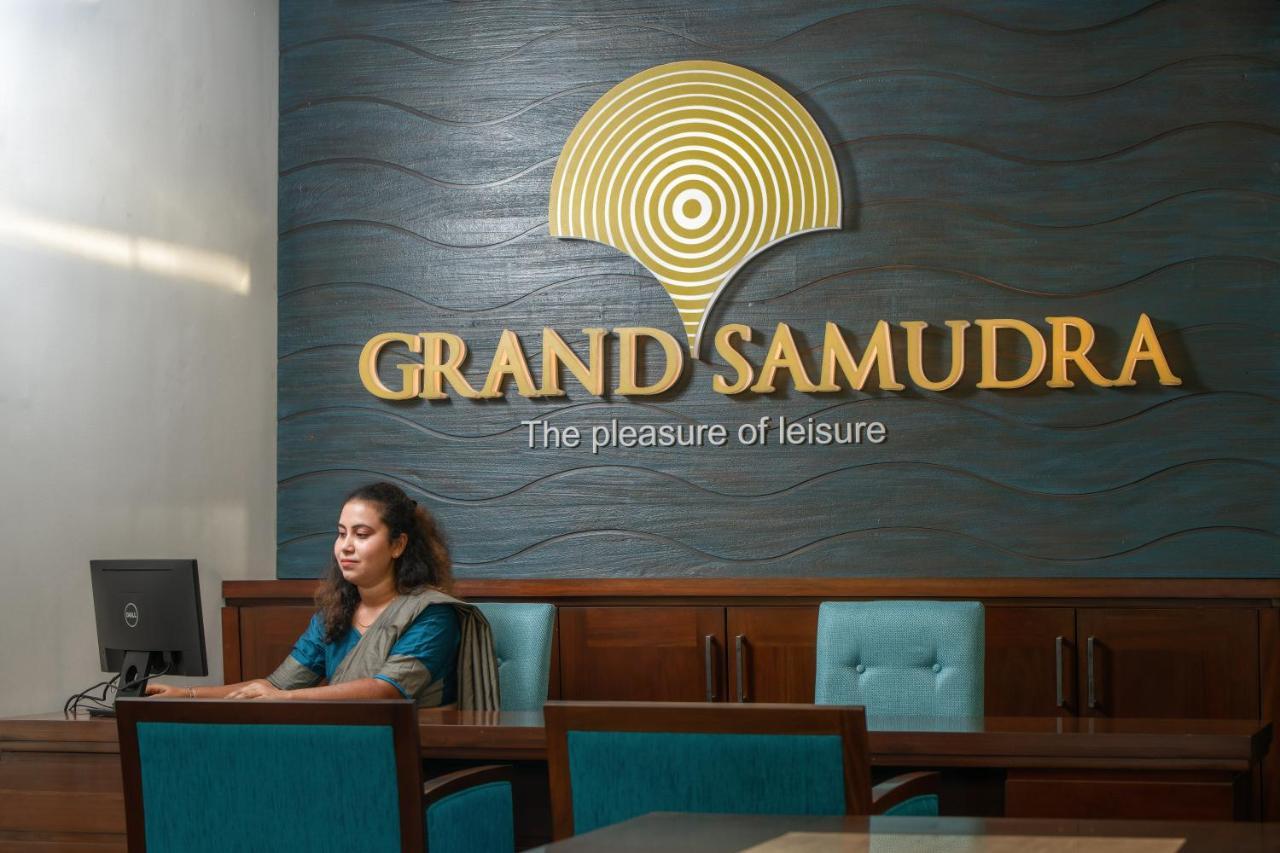 Grand Samudra Hotel Тангалла Экстерьер фото